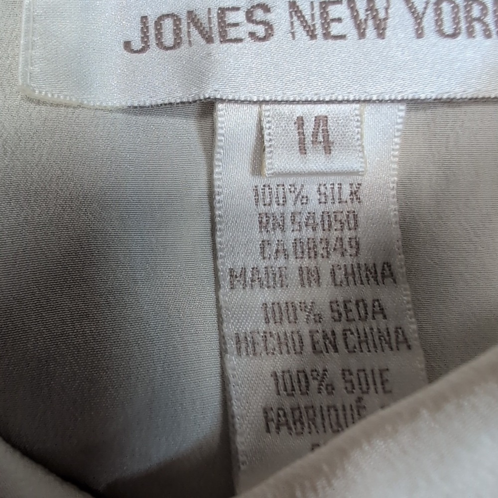 Jones New York‎ Shirt Womens 14 Silk Button Up Preppy Lightweight Comfort Sheer - Picture 6 of 11